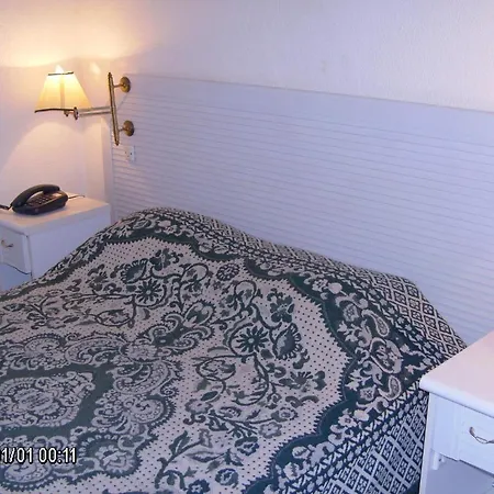 Olhos Pretos בית הארחה