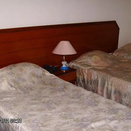 Olhos Pretos בית הארחה 3*