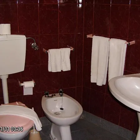 בית הארחה Olhos Pretos קלדס דה ריינה