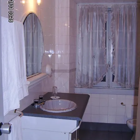 בית הארחה Olhos Pretos 3*